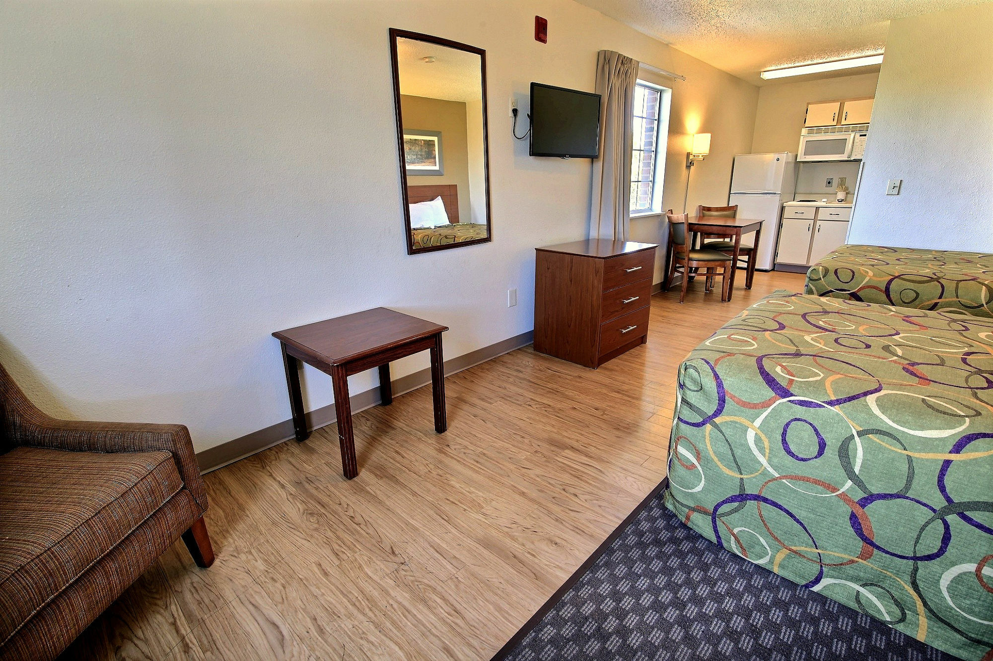 Sun Suites Of Chesapeake Exterior photo